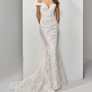 Beautiful Bride by Enzoani Wedding Gown (Unaltered)